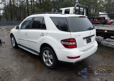 2009 Mercedes-Benz Ml 350 z USA, uszkodzony, nr VIN 4JGBB56E29A513868